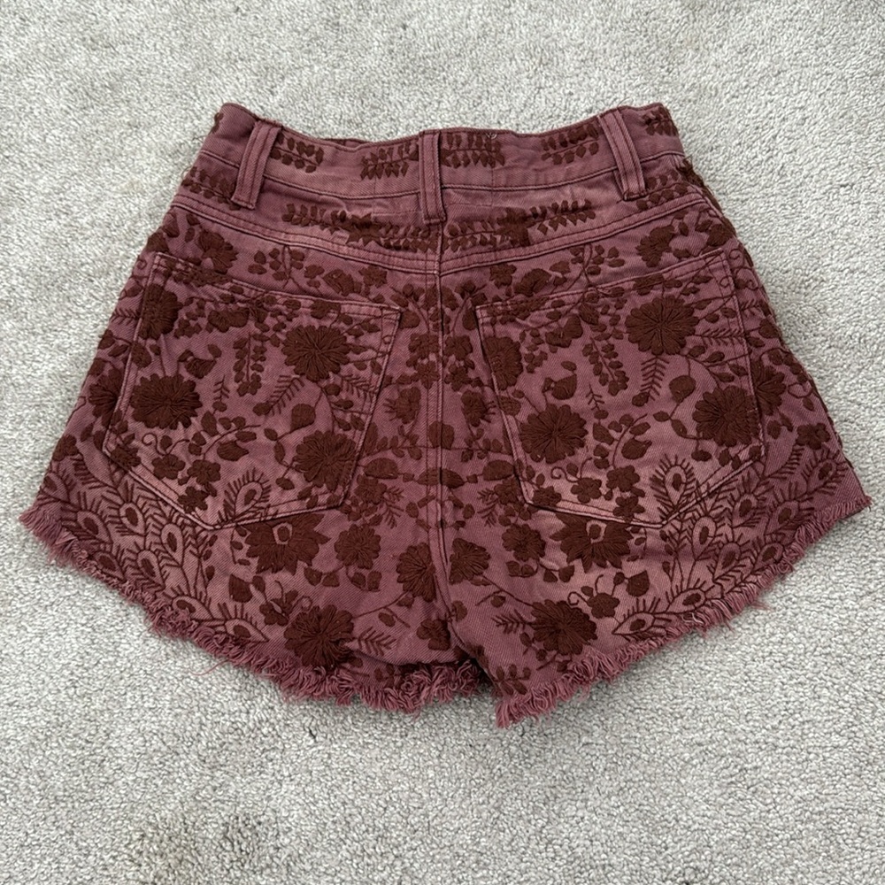 Free People - Denim Shorts - Purple/Maroon Flower Design - Never Worn - Size 25 - Picture 2 of 3